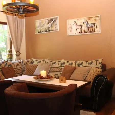 Am Waldesrand * Hatten