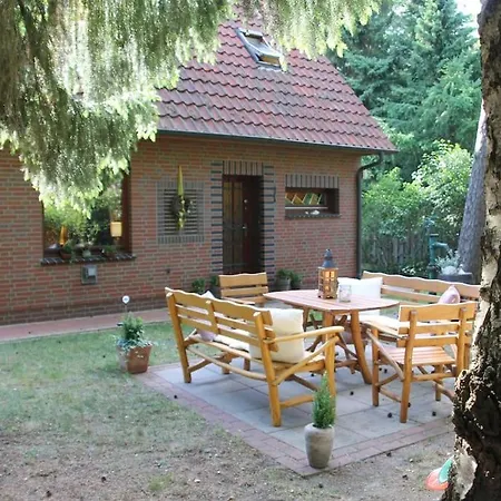 Am Waldesrand Hatten