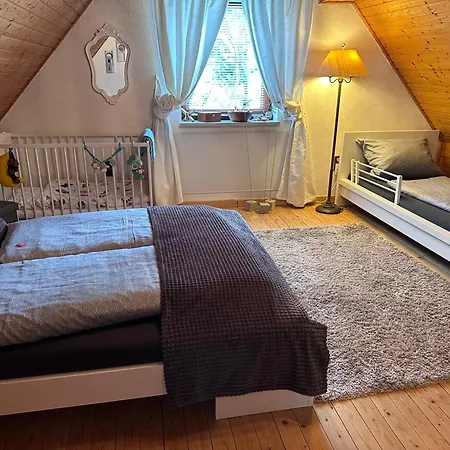 Am Waldesrand * Hatten